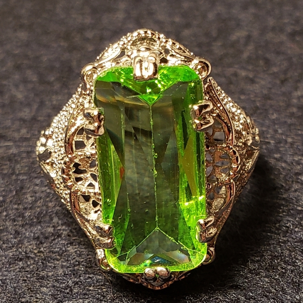 Emerald size 12 ring
